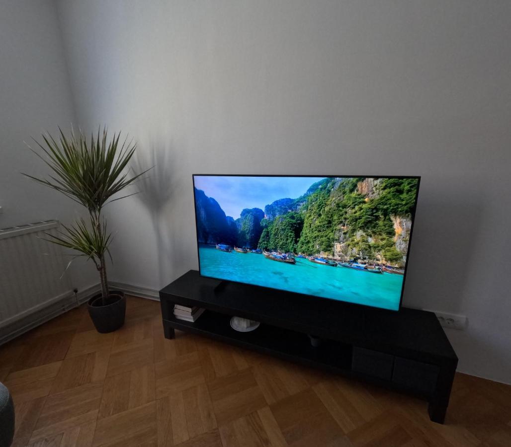 Vienna: Cozy 2-Room Apt. Экстерьер фото