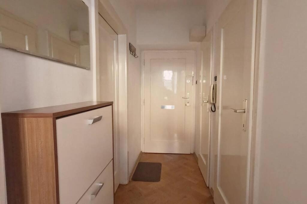 Vienna: Cozy 2-Room Apt. Экстерьер фото